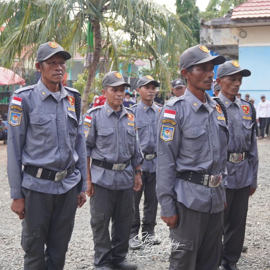 Linmas Desa Tanah Abang semarakkan Lomba Baris Berbaris Tingkat Kecamatan Mataraman